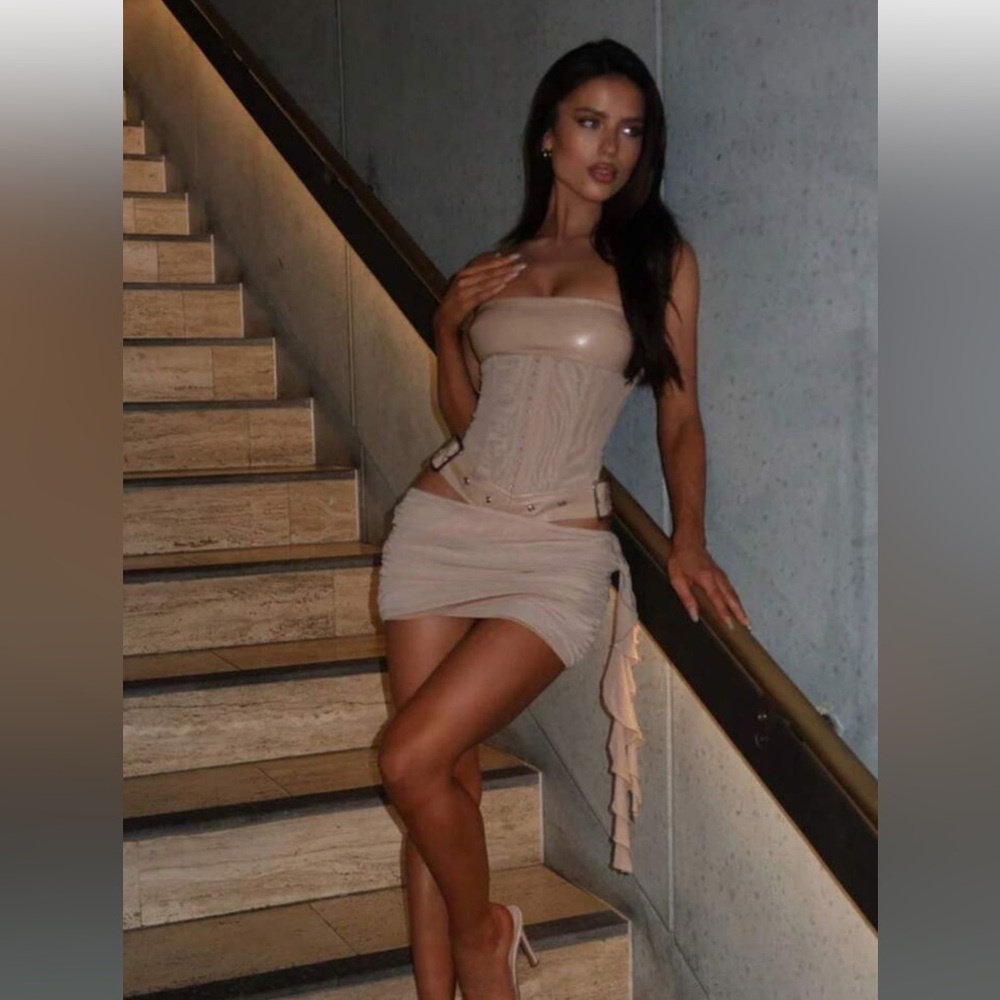 Chic Strapless Beige Corset Dress